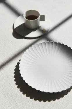 1616 / arita japan TY Palace 220 tallrik, oglaserad grå