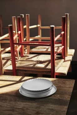 1616 / arita japan TY Palace 220 tallrik, oglaserad grå