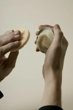 Act of Caring Protecting Leather Balm, mini 10 ml