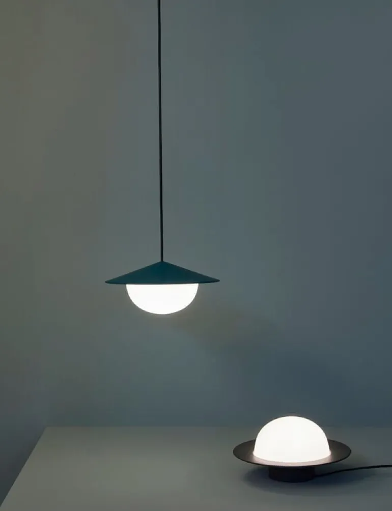 AGO Alley pendellampa, inbyggd LED, liten, tegelröd