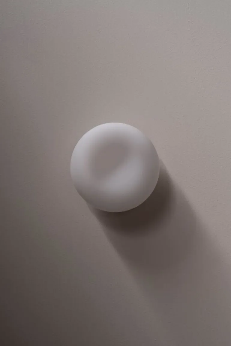 AGO Mozzi tak-/vägglampa, dimbar, liten, grå