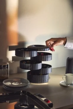 Alessi Plissé kapselhållare för espressokaffe, svart