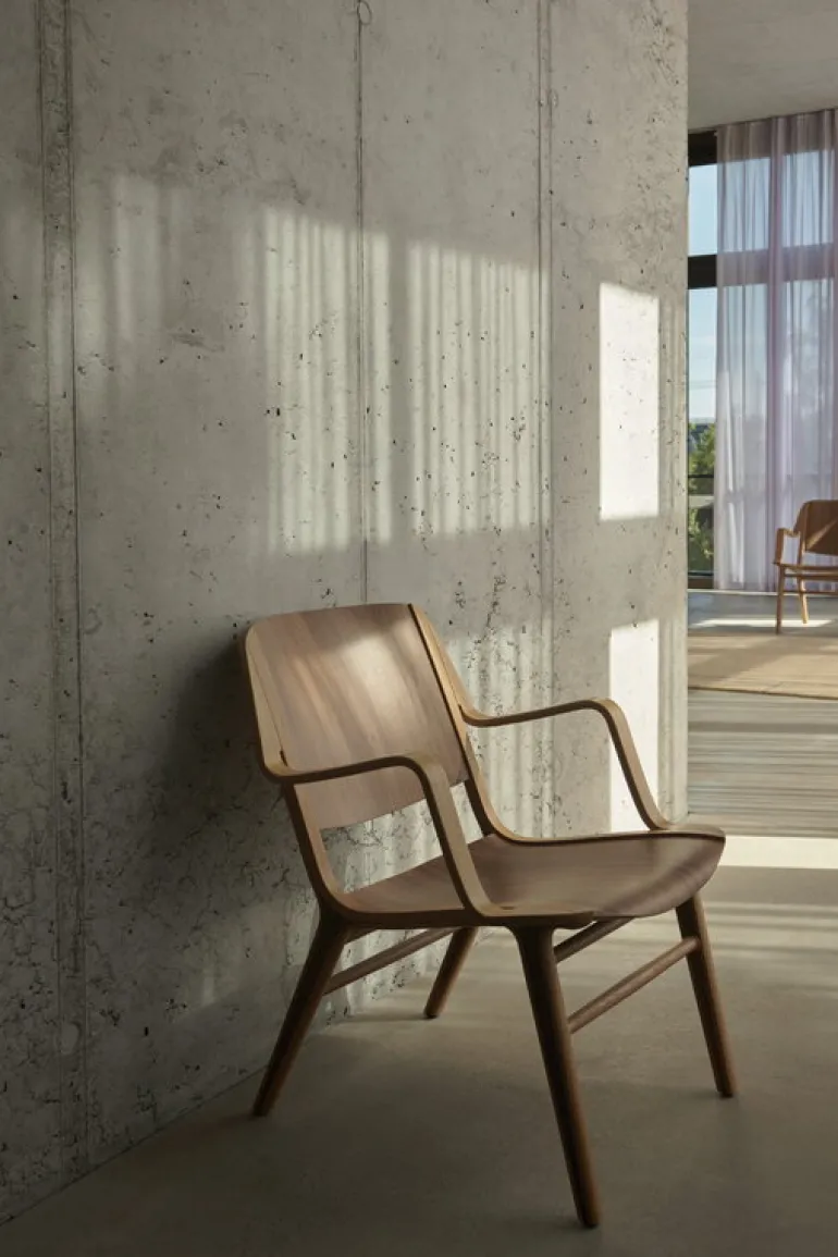 &Tradition AX HM11 fåtölj med armstöd, ek - valnöt