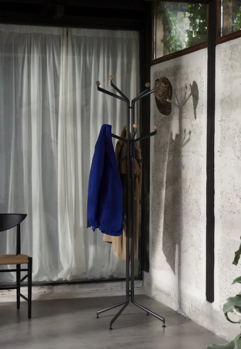 &Tradition Capture SC77 klädhängare, grafit - ek