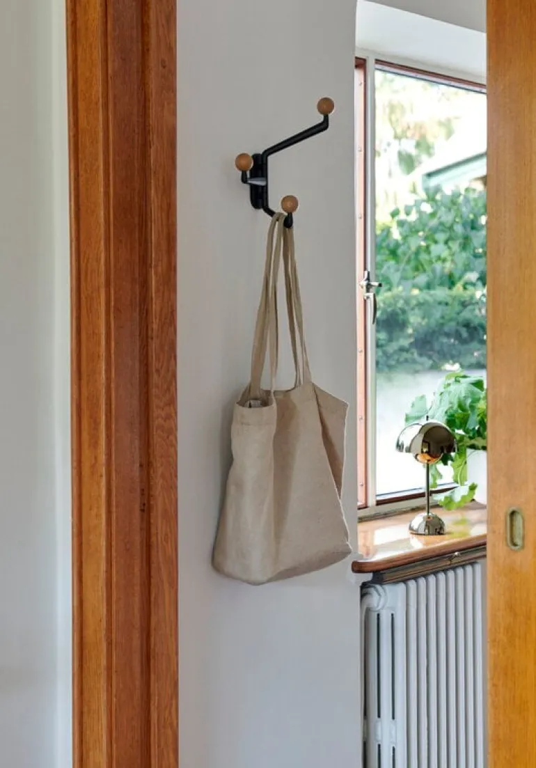 &Tradition Capture SC74 väggkrok, liten, grafit - flerfärgad