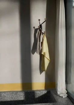 &Tradition Capture SC74 väggkrok, liten, grafit - ek