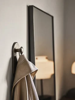 &Tradition Collect SC46 väggkrok, åldrad mässing