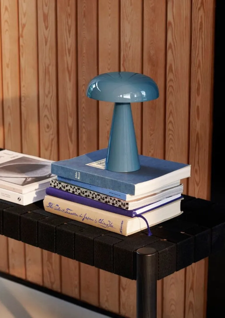 &Tradition Como SC53 bärbar bordslampa, stenblå