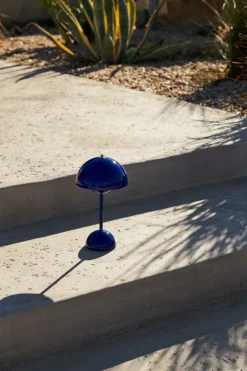 &Tradition Flowerpot VP9 bärbar bordslampa, koboltblå