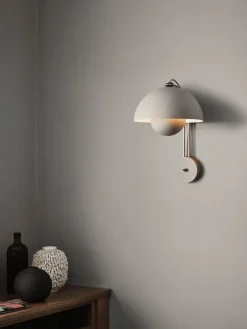 &Tradition Flowerpot VP8 vägglampa, matt ljusgrå