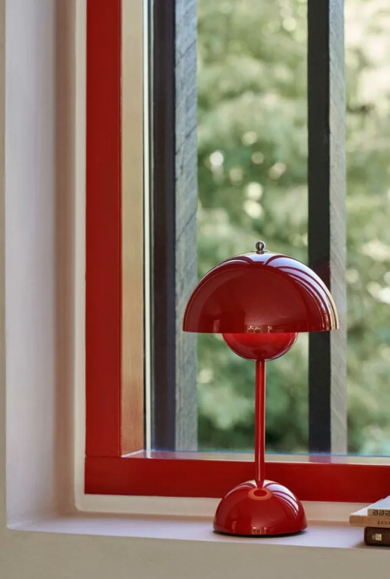 &Tradition Flowerpot VP9 bärbar bordslampa, cinnoberröd