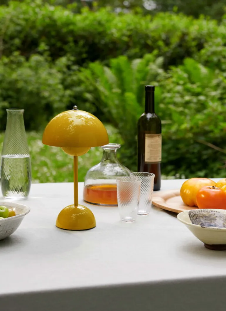 &Tradition Flowerpot VP9 bärbar bordslampa, senap