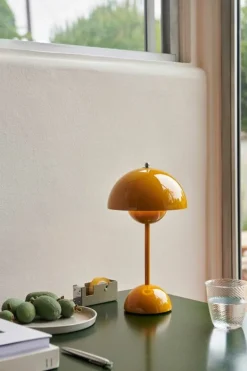 &Tradition Flowerpot VP9 bärbar bordslampa, senap