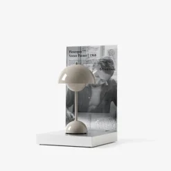&Tradition Flowerpot VP9 bärbar bordslampa, grey beige