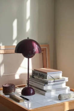 &Tradition Flowerpot VP3 bordslampa, mörklila