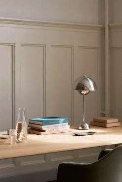 &Tradition Flowerpot VP3 bordslampa, förkromad