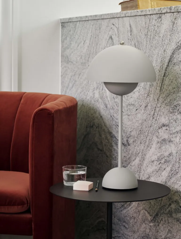 &Tradition Flowerpot VP3 bordslampa, matt ljusgrå