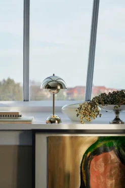 &Tradition Flowerpot VP9 bärbar bordslampa, förkromad