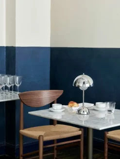 &Tradition Flowerpot VP9 bärbar bordslampa, förkromad