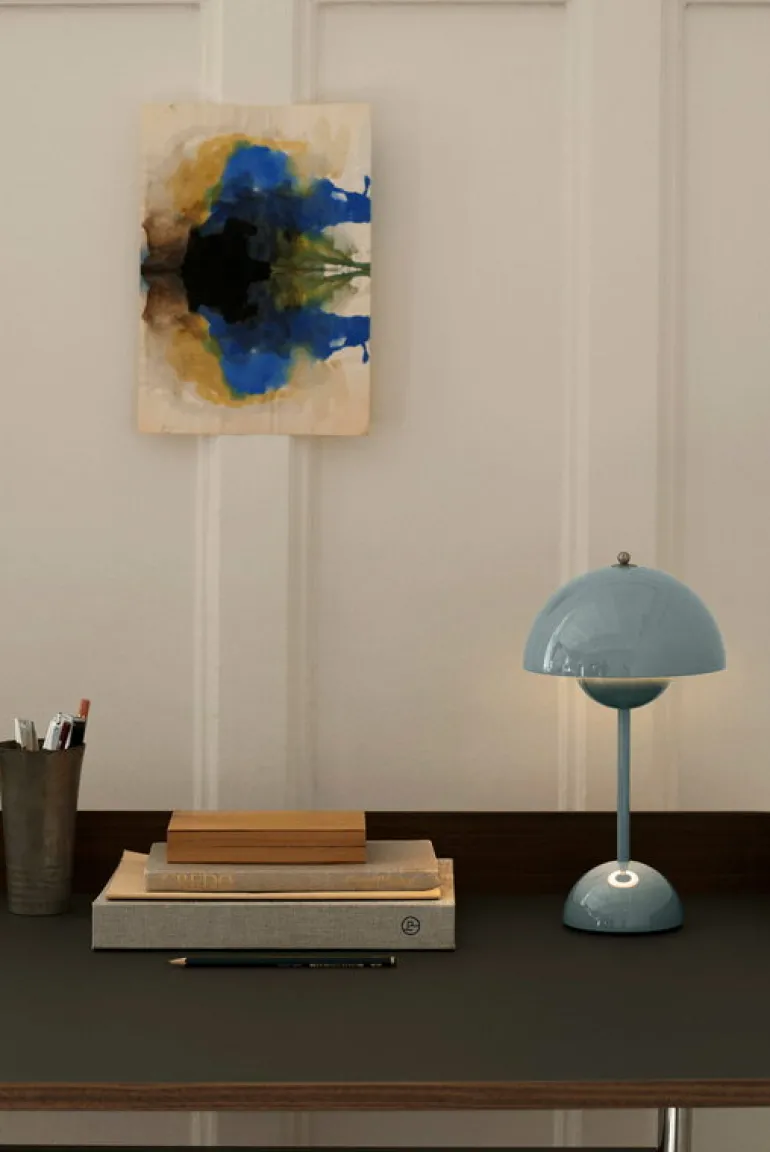 &Tradition Flowerpot VP9 bärbar bordslampa, stenblå