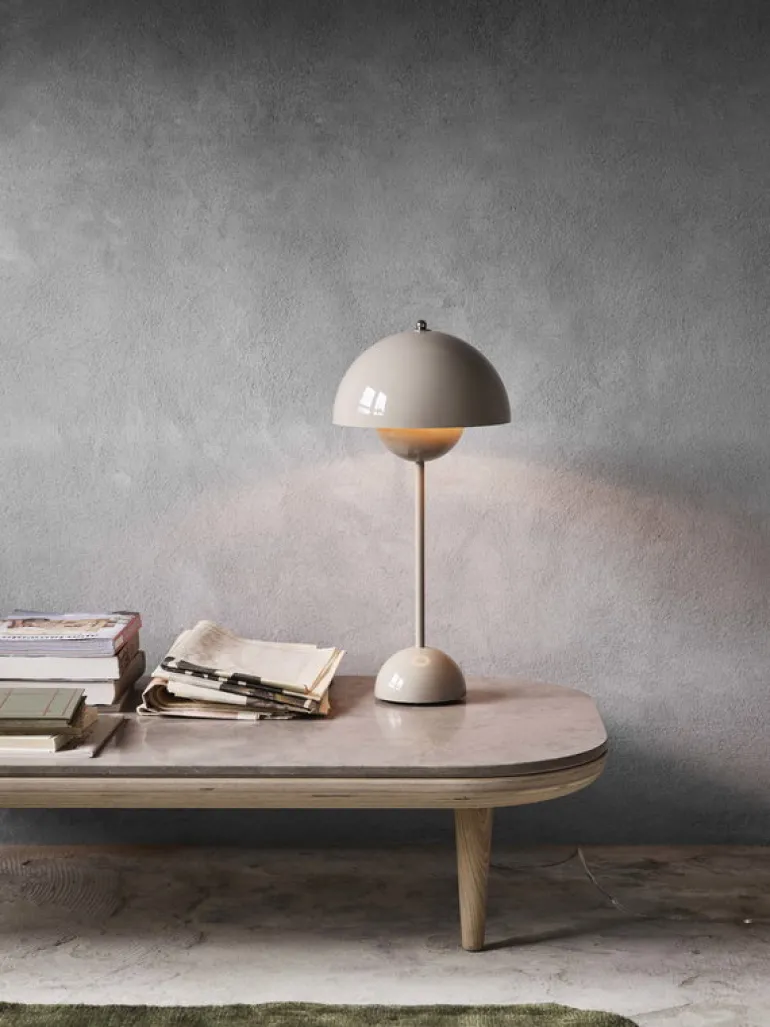 &Tradition Flowerpot VP3 bordslampa, gråbeige
