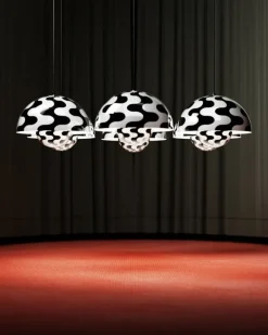 &Tradition Flowerpot VP2 pendellampa, svart - vit