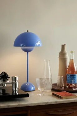 &Tradition Flowerpot VP3 bordslampa, badblå