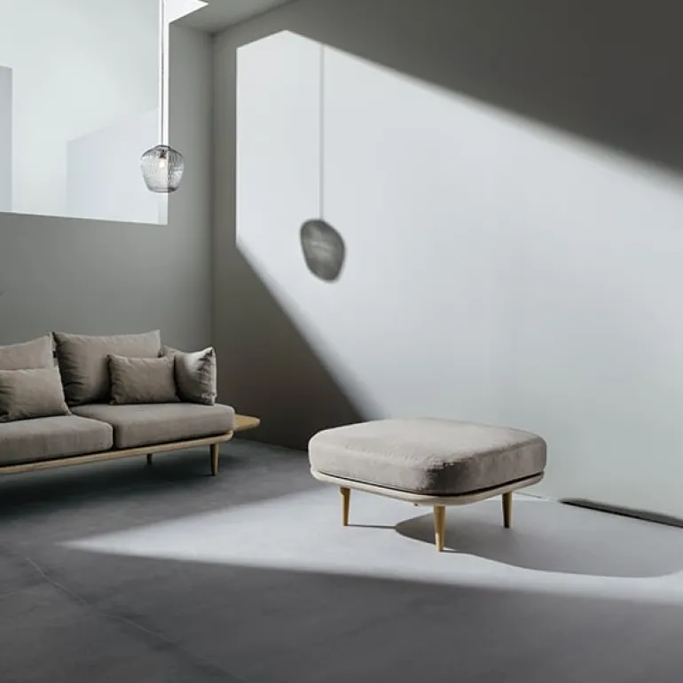 &Tradition Fly SC9 sittpuff, rökt ek – Hot Madison 094