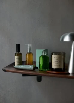 &Tradition Guild HM14 hylla, 75 x 24,6 cm, lackerad valnöt