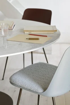 &Tradition In Between SK20 bord, svart - vit marmor