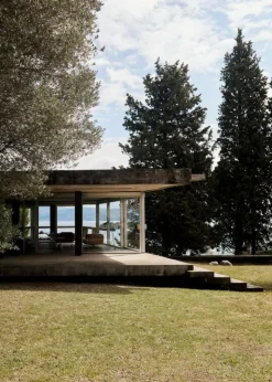 &Tradition Inland AV32 sittpuff/fotpall, svart - konjaksfärgat Noble-läder