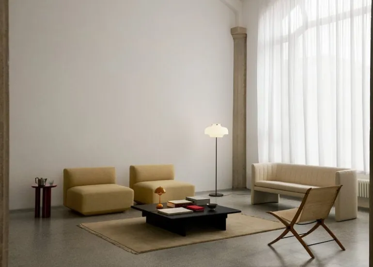 &Tradition Ita OS4 soffbord, 110 x 110 cm, mörk betsad ek