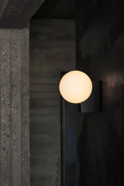 &Tradition Journey SHY2 vägglampa, stålblå