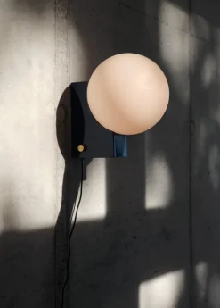 &Tradition Journey SHY2 vägglampa, stålblå