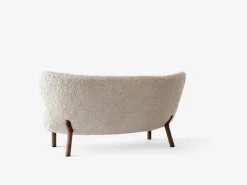 &Tradition Little Petra VB2 soffa, Moonligt sheepskin - oljad valnöt