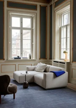 &Tradition Little Petra fåtölj, Sahara fårfäll - valnöt