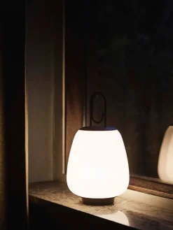 &Tradition Lucca SC51 bordslampa, opal - svart