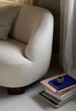 &Tradition Margas LC3 2-sits soffa, svartlackerad ek - Karakorum 001