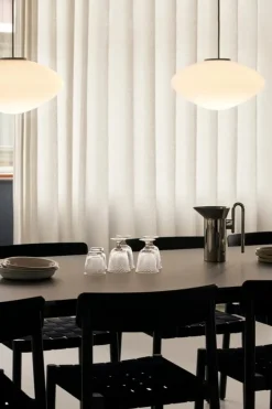 &Tradition Mist pendellampa AP15, mattvit - opalglas