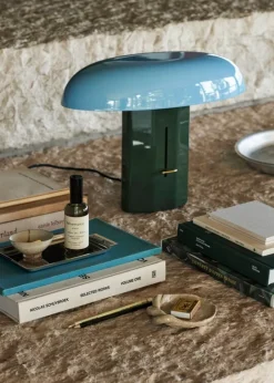 &Tradition Montera JH42 bordslampa, skog - himmel