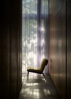 &Tradition Muno LN18 fåtölj, varmsvart - mörk beige Clay 0007