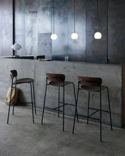 &Tradition Pavilion AV7 / AV9 barstol, lackad valnöt