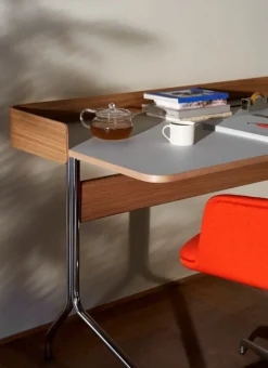 &Tradition Pavilion AV17 skrivbord, mushroom linoleum - ek - krom