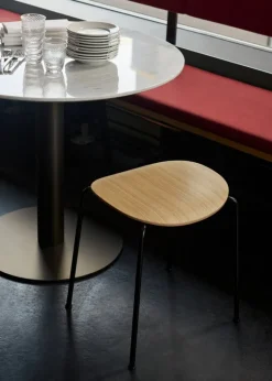 &Tradition Pavilion AV36 pall, lackad ek