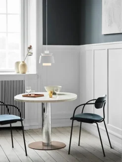 &Tradition Pavilion AV2 stol, svart