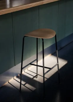 &Tradition Pavilion AV37 barpall, 68 cm, lackad ek