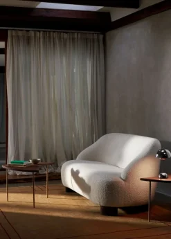 &Tradition Pinwheel HM7 sidobord, oljad valnöt