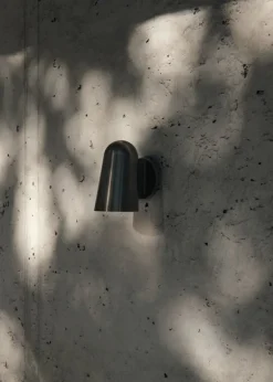 &Tradition Solid SC105 vägglampa, bronsad mässing