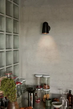 &Tradition Solid SC105 vägglampa, bronsad mässing