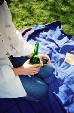 &Tradition Untitled AP10 filt, 150 x 200 cm, electric blue